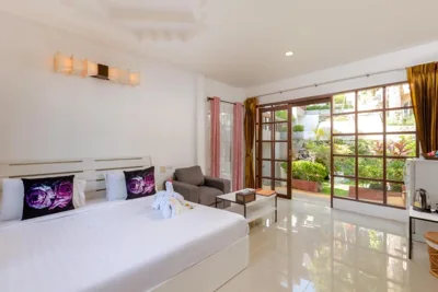 발코니가 있는 패밀리룸 — Club Bamboo Boutique Patong Beach Resort